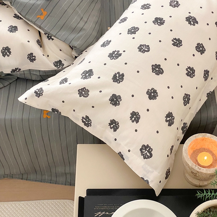 91家纺网 家纺一手货源 找家纺 慕希家纺 2025新款全棉13372印花四件套 黑白恋曲