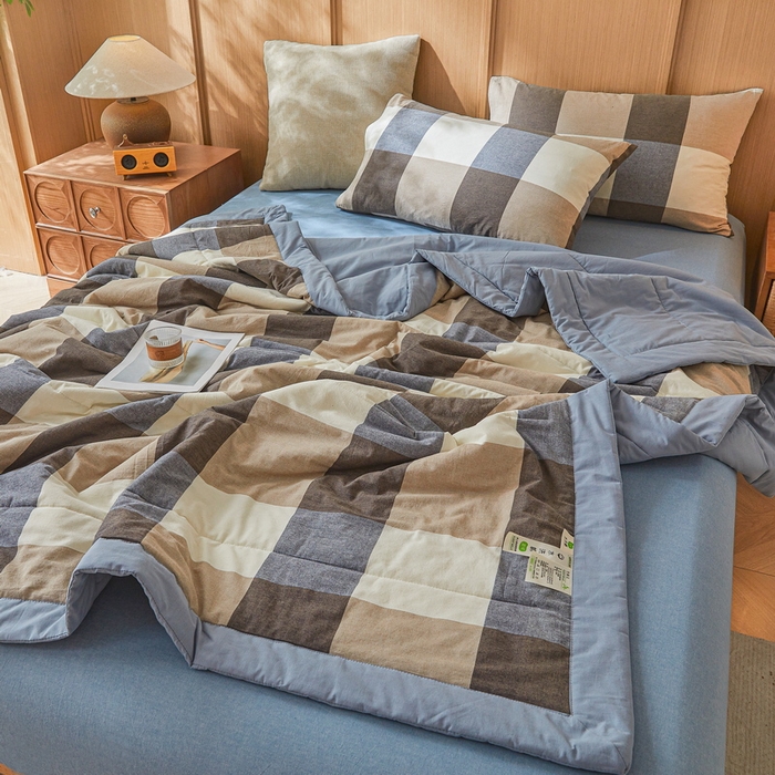 91家纺网 家纺一手货源 找家纺 猎鹿人家纺2025新款A类无印风水洗棉新疆棉花夏被 蓝灰大格