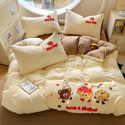 91家纺网 家纺一手货源 找家纺 韩秀家纺 2025新款115g超柔糯糯棉水洗棉毛巾绣四件套 欢乐派对-米黄拼咖啡