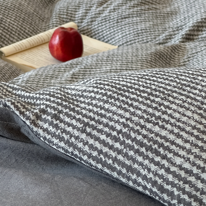 91家纺网 家纺一手货源 找家纺 月夏 2025新款全棉双层纱被套全棉被套单被套 莫克-灰