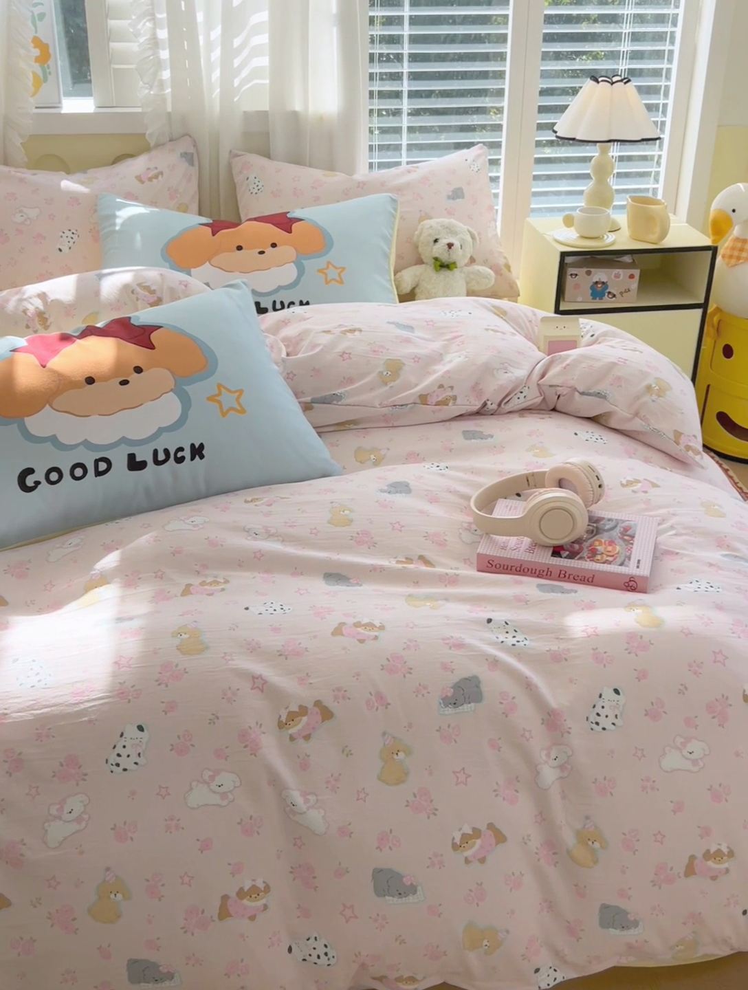 91家纺网 家纺一手货源 找家纺 大麦乐田2025新款超柔大版印花四件套 浪漫碎花犬