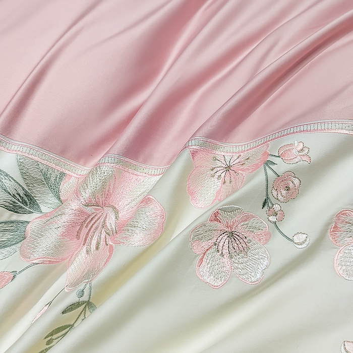 91家纺网 家纺一手货源 找家纺 宅家居 2025轻奢法式小香风双面纯棉刺绣拼接款长绒棉四件套-樱花恋 樱花粉
