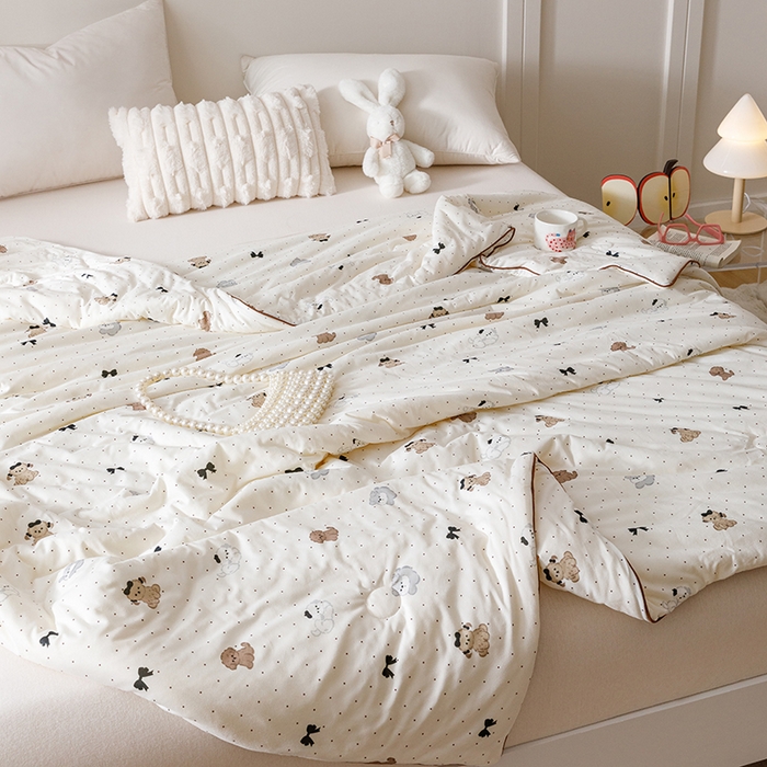 91家纺网 家纺一手货源 找家纺 优被业 2025新款A类牛奶丝针织棉夏被20%大豆(四周踩棉)软糯夏凉被空调被 波点狗