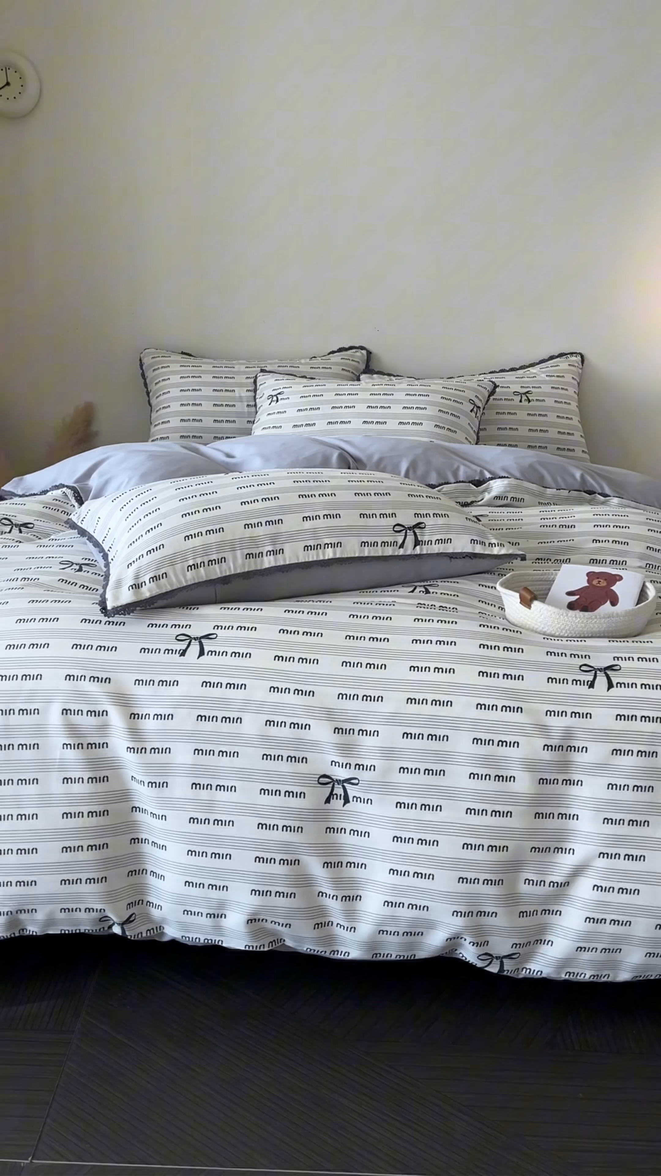 91家纺网 家纺一手货源 找家纺 换种生活 2025新款水溶小花边针织单夏被 四件套 心沫-灰