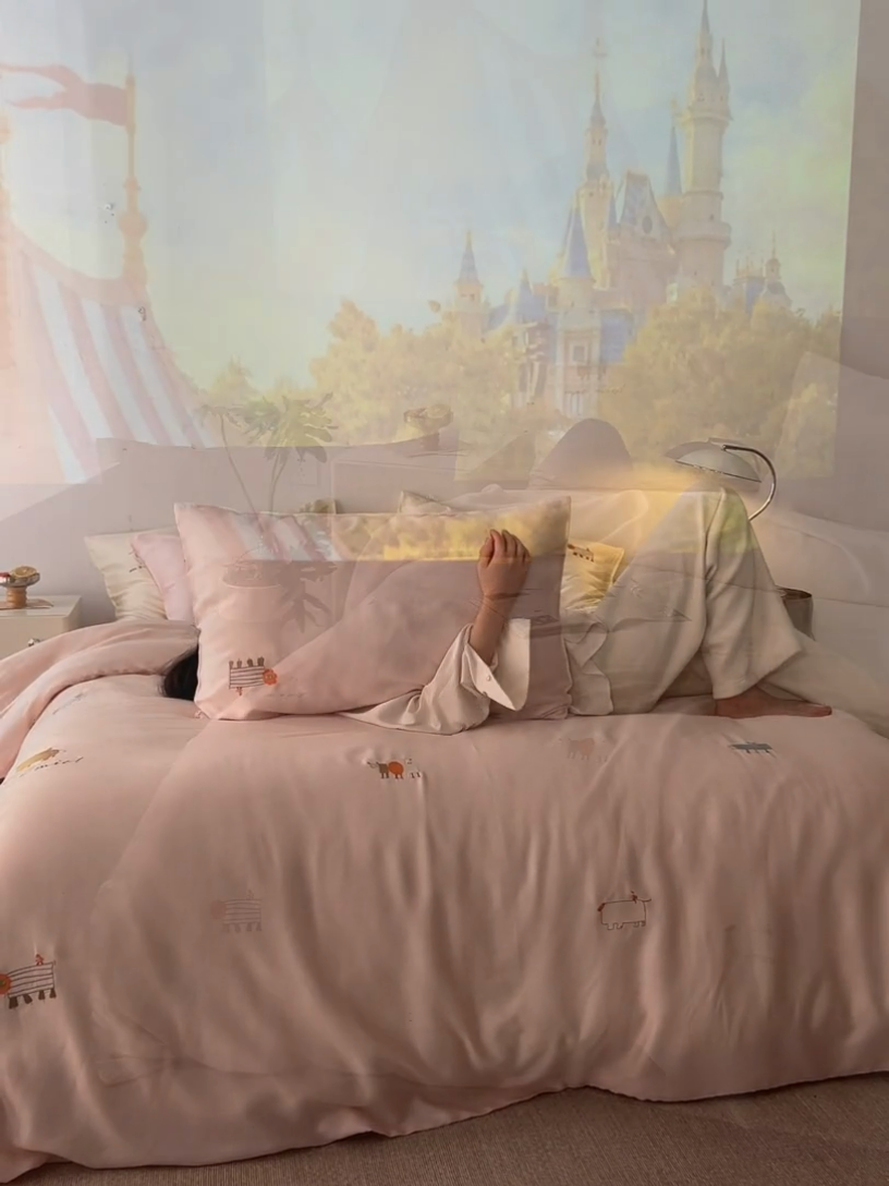 91家纺网 家纺一手货源 找家纺 简纯主义 2025新款天丝四件套 散点系列 萌宠-皮粉