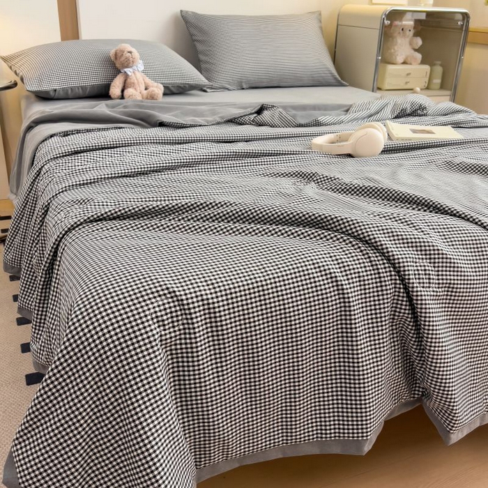 91家纺网 家纺一手货源 找家纺 （总）米菲 2025新款 亲肤舒适简约条纹夏被