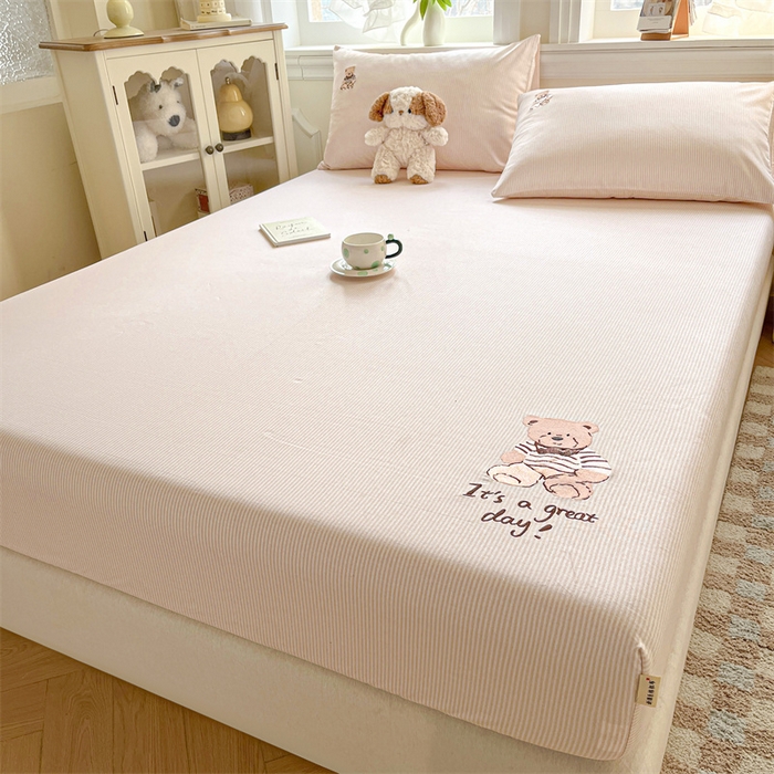 91家纺网 家纺一手货源 找家纺 笙意家纺2025新款全棉老粗布单床笠 俏皮熊