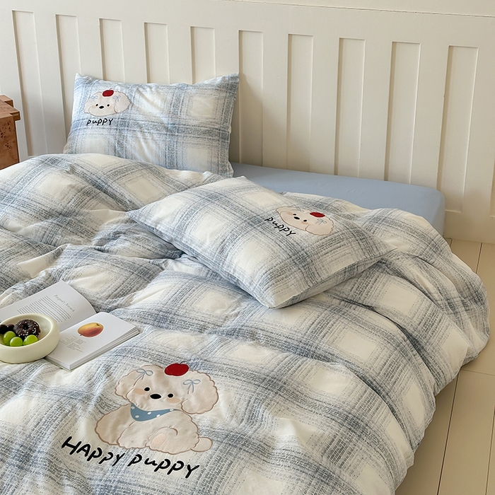 91家纺网 家纺一手货源 找家纺 圆岛家纺 2025新款全棉双层纱贴布绣四件套 小狗莎莎