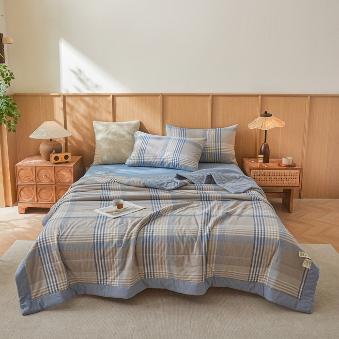 91家纺网 家纺一手货源 找家纺 猎鹿人家纺2025新款A类无印风水洗棉新疆棉花夏被 夏日芳华蓝