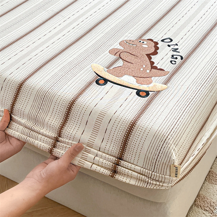 91家纺网 家纺一手货源 找家纺 笙意家纺2025新款全棉老粗布单床笠 滑板恐龙