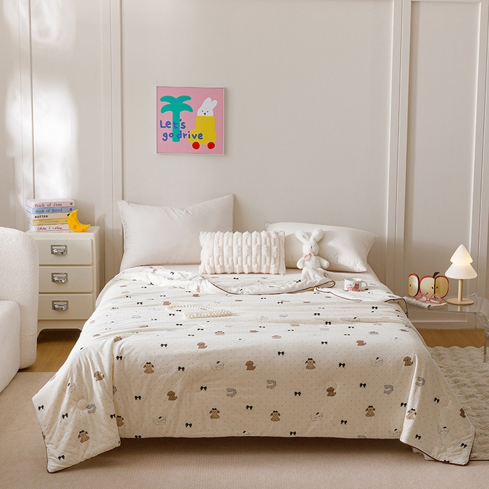 91家纺网 家纺一手货源 找家纺 优被业 2025新款A类牛奶丝针织棉夏被20%大豆(四周踩棉)软糯夏凉被空调被 波点狗