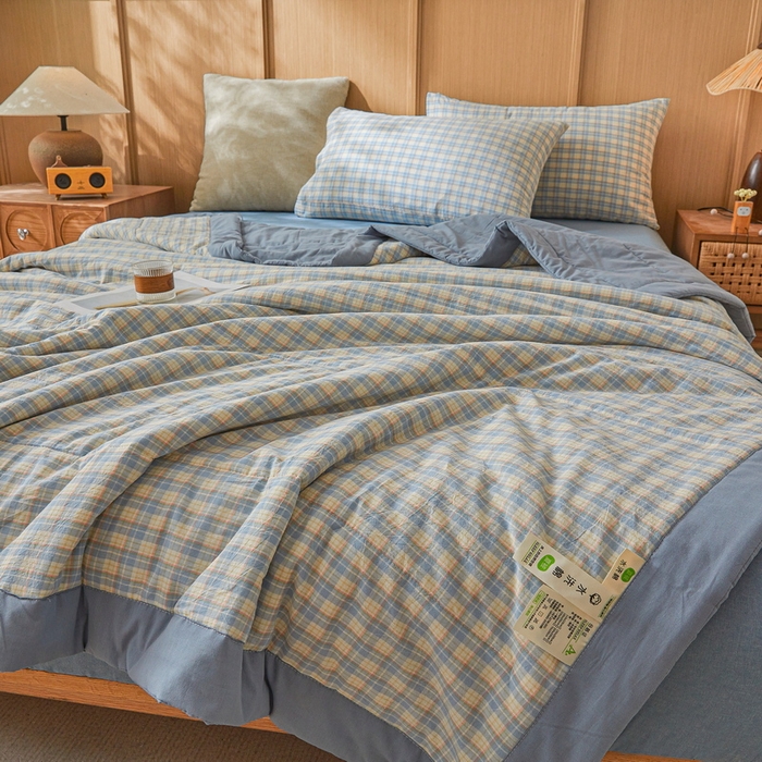 91家纺网 家纺一手货源 找家纺 猎鹿人家纺2025新款A类无印风水洗棉新疆棉花夏被 卡洛特蓝