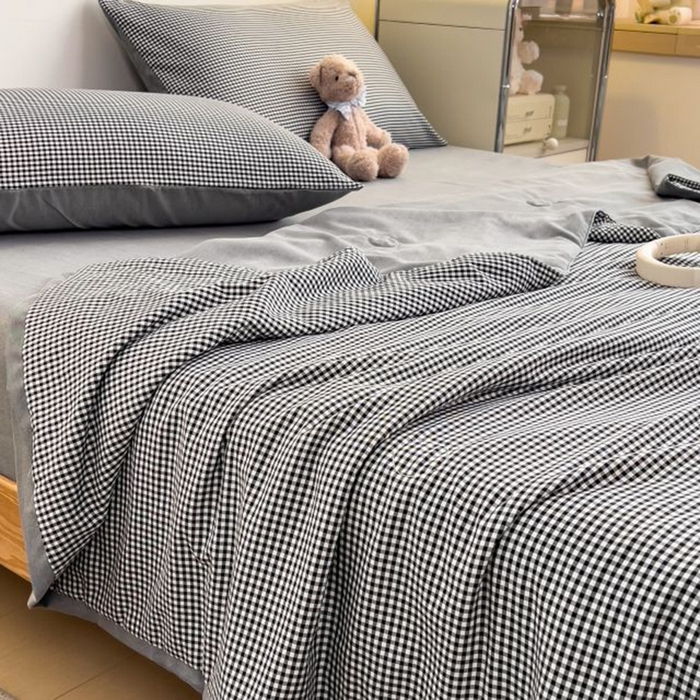 91家纺网 家纺一手货源 找家纺 （总）米菲 2025新款 亲肤舒适简约条纹夏被