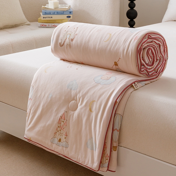 91家纺网 家纺一手货源 找家纺 优被业 2025新款A类牛奶丝针织棉夏被20%大豆(四周踩棉)软糯夏凉被空调被 城堡