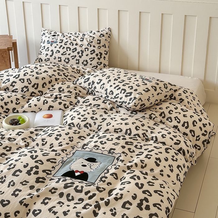 91家纺网 家纺一手货源 找家纺 圆岛家纺 2025新款全棉双层纱贴布绣四件套 爵士小狗