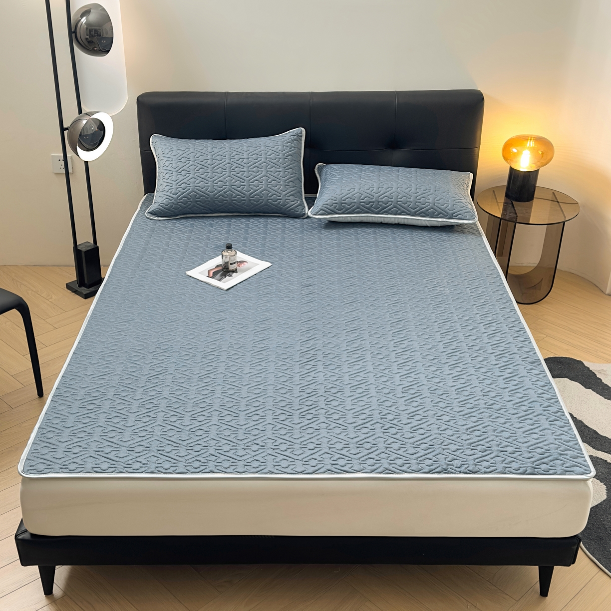 91家纺网 家纺一手货源 找家纺 席佬大  2025新款A类简约凉感丝乳胶席子凉席 宾利蓝(床席款）