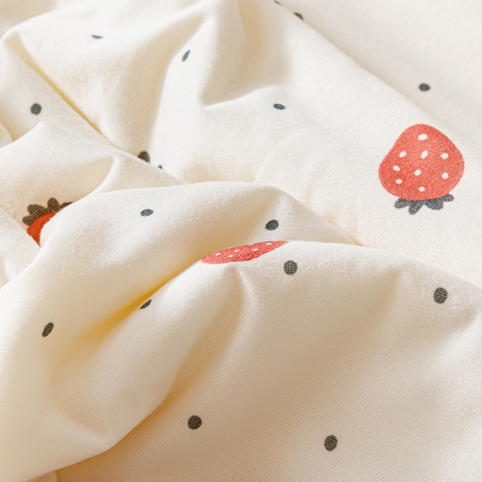 91家纺网 家纺一手货源 找家纺 优被业 2025新款A类牛奶丝针织棉夏被20%大豆(四周踩棉)软糯夏凉被空调被 草莓