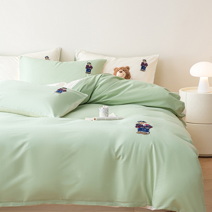 91家纺网 家纺一手货源 找家纺 澳梵家居2025新款A类裸睡级全棉刺绣四件套-英伦小熊 英伦熊-薄荷绿