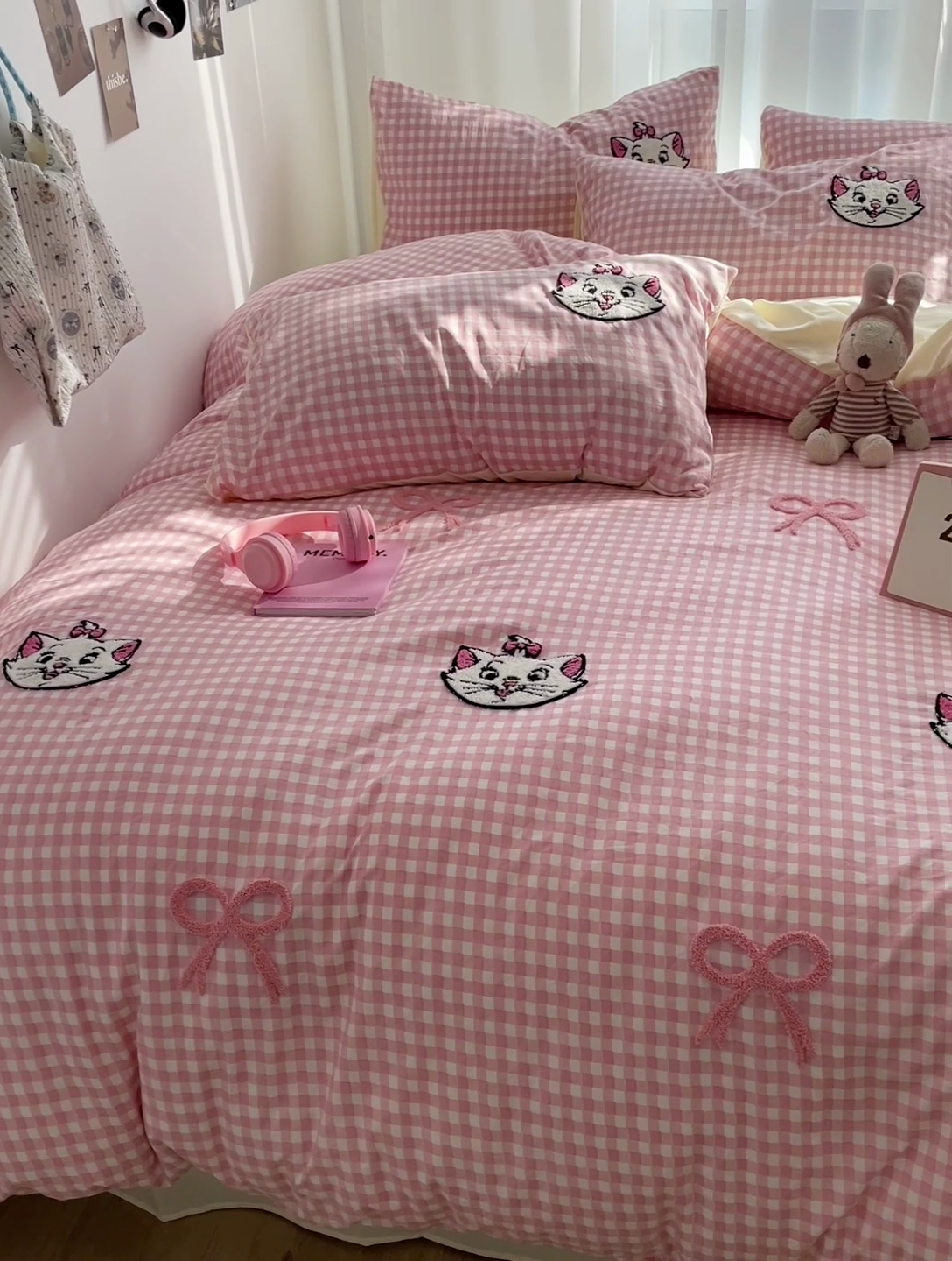 91家纺网 家纺一手货源 找家纺 （总）灰鲸2025新款ins韩系萌趣次元风猫咪蝴蝶结毛巾绣四件套