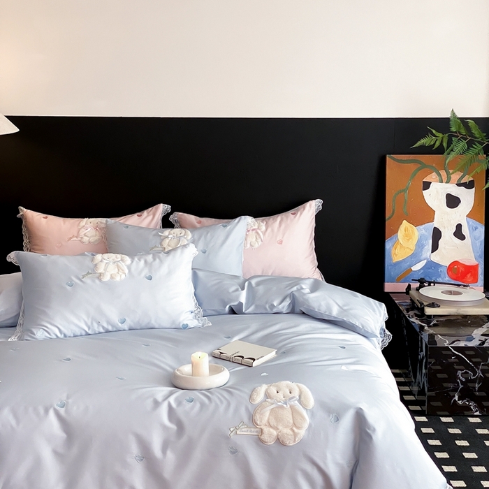 91家纺网 家纺一手货源 找家纺 MIU缪家居 2025新款100支全棉四件套-伽佰俐 小清新场景 蓝色