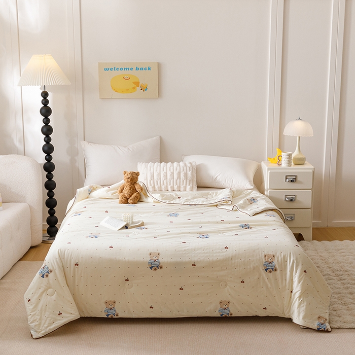 91家纺网 家纺一手货源 找家纺 优被业 2025新款A类牛奶丝针织棉夏被20%大豆(四周踩棉)软糯夏凉被空调被 布丁熊