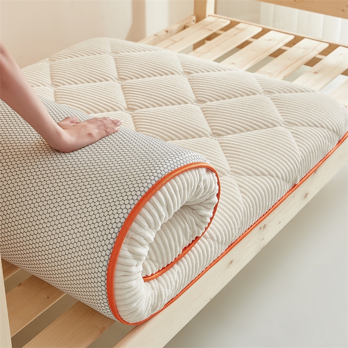 91家纺网 家纺一手货源 找家纺 2025新款柔软舒适魔法绒棉花床垫系列-学生款 奶昔白