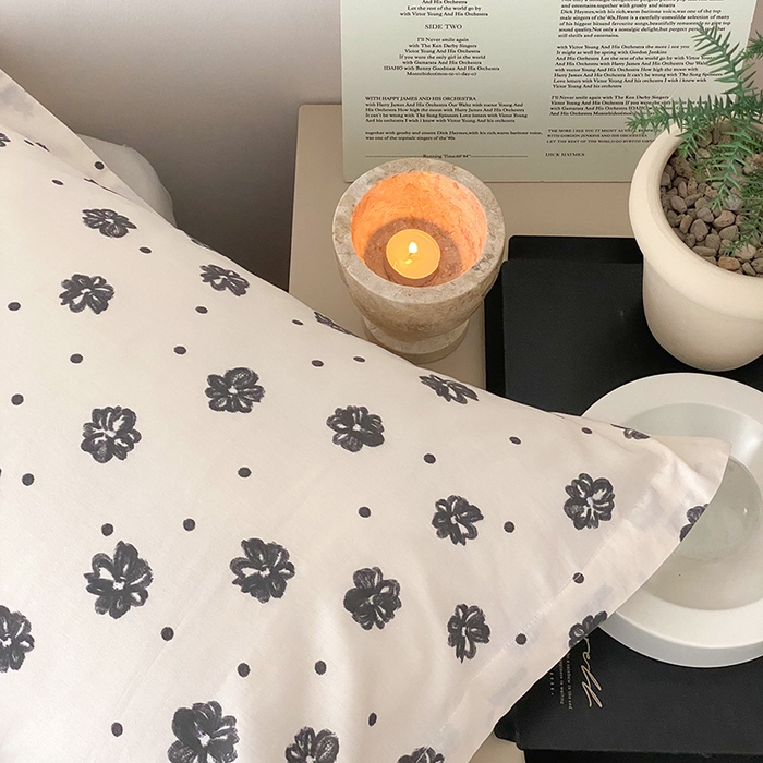 91家纺网 家纺一手货源 找家纺 慕希家纺 2025新款全棉13372印花四件套 黑白恋曲