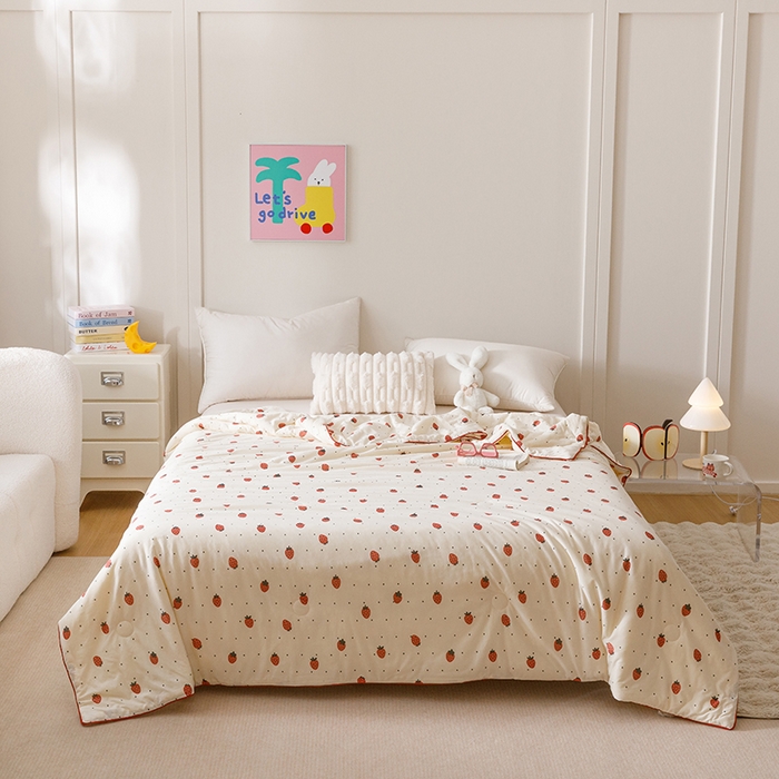 91家纺网 家纺一手货源 找家纺 优被业 2025新款A类牛奶丝针织棉夏被20%大豆(四周踩棉)软糯夏凉被空调被 草莓