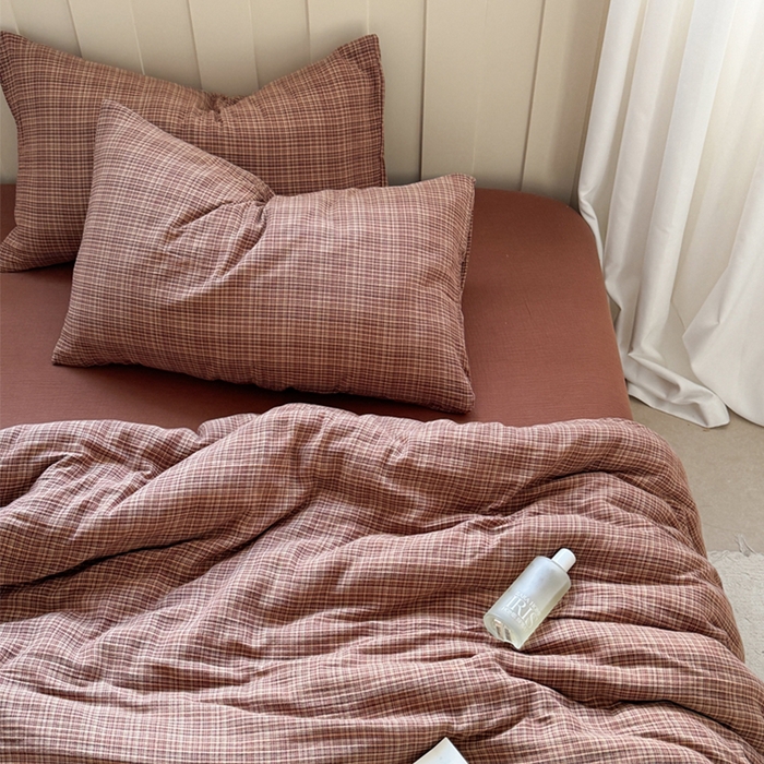 91家纺网 家纺一手货源 找家纺 萝莉家纺 2025新款复古全棉A类色织双层纱皱皱纱格子四件套 浮生酒红