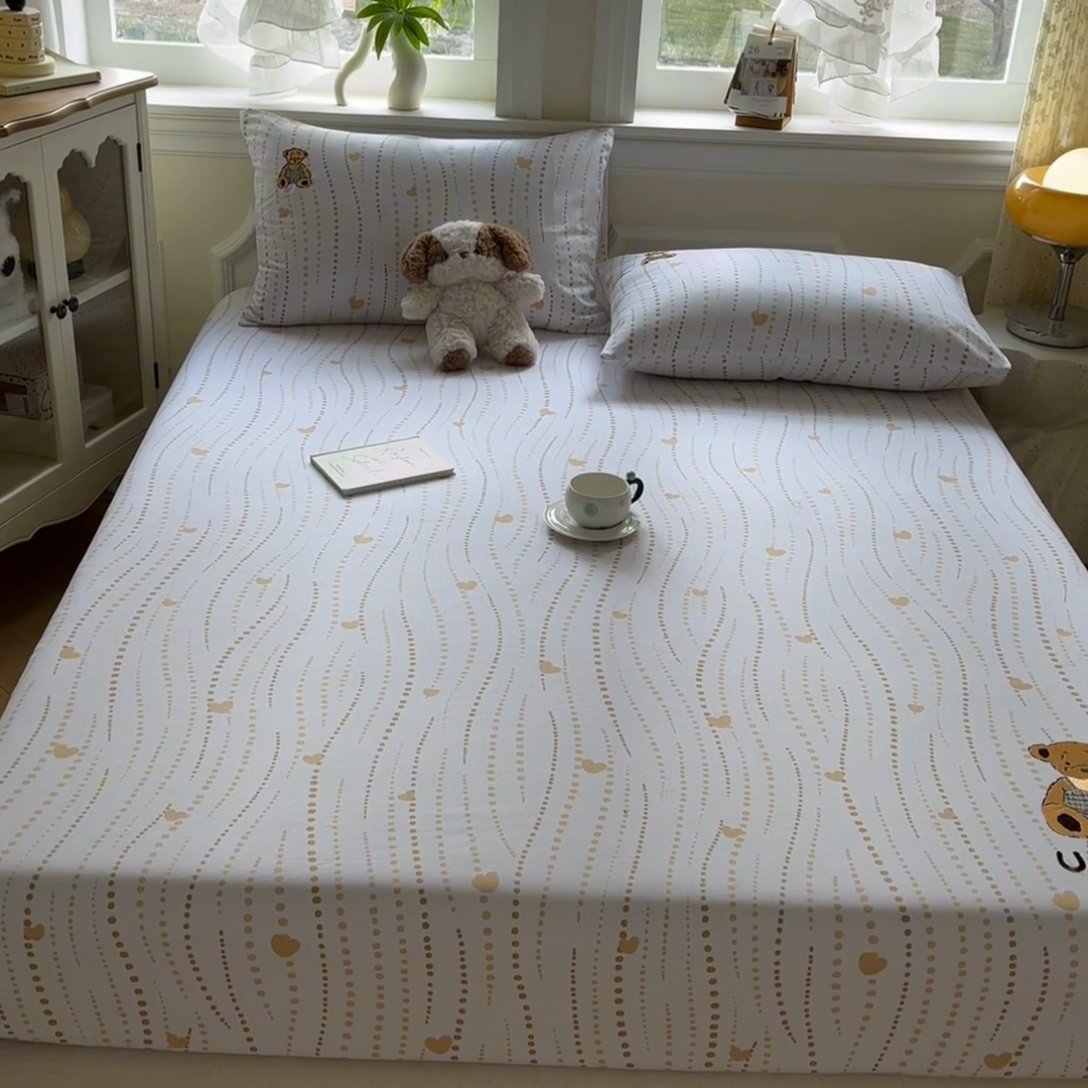 91家纺网 家纺一手货源 找家纺 笙意家纺2025新款全棉老粗布单床笠 抱抱熊-流心