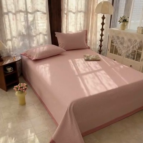 91家纺网 家纺一手货源 找家纺 简宜家居 2025新款宽边纯棉全棉老粗布床单 千鸟格-粉桃宽边