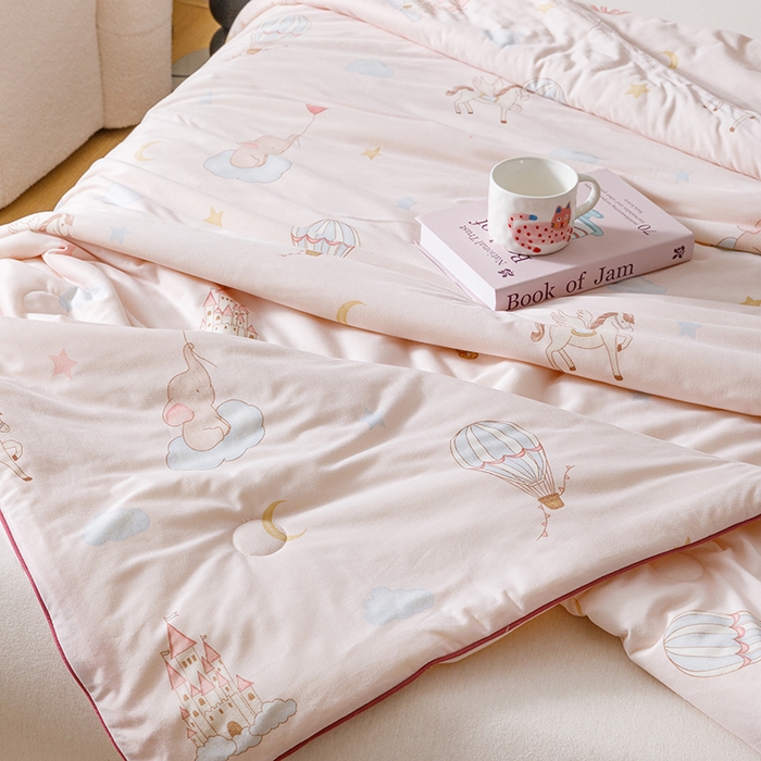 91家纺网 家纺一手货源 找家纺 优被业 2025新款A类牛奶丝针织棉夏被20%大豆(四周踩棉)软糯夏凉被空调被 城堡