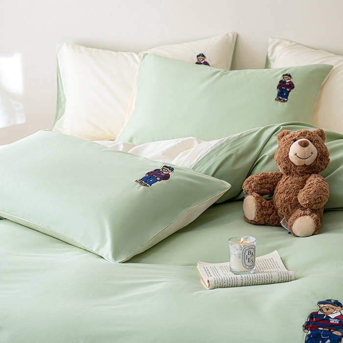 91家纺网 家纺一手货源 找家纺 澳梵家居2025新款A类裸睡级全棉刺绣四件套-英伦小熊 英伦熊-薄荷绿