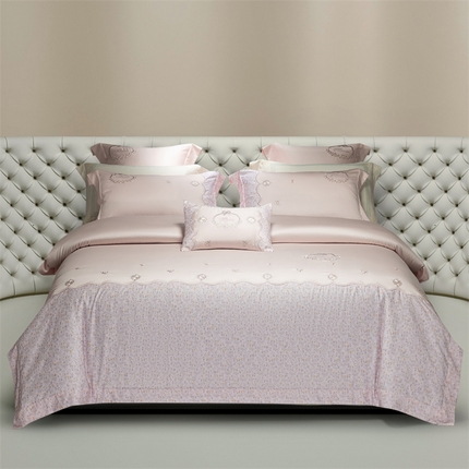 91家纺网 家纺一手货源 找家纺 高大尚婚庆馆 2025新款艾能棉高端绣花四件套-巴黎甜心 巴黎甜心-落樱粉