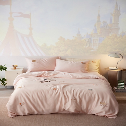 91家纺网 家纺一手货源 找家纺 简纯主义 2025新款天丝四件套 散点系列 萌宠-皮粉