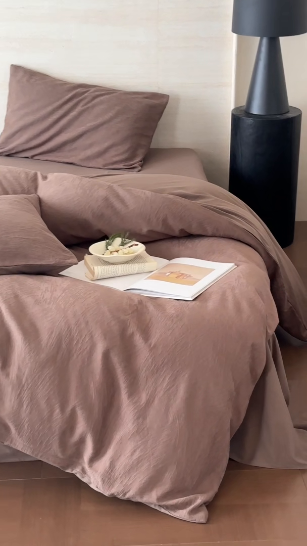 91家纺网 家纺一手货源 找家纺 梦享生活家居 2025新款全棉三层肌理提花四件套-素写系列 素写-可可棕