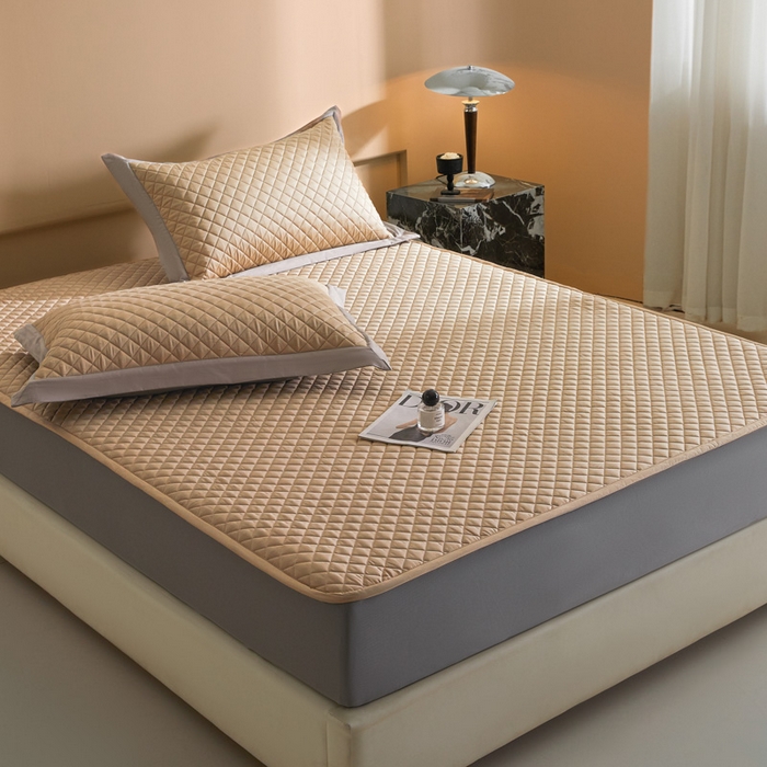 91家纺网 家纺一手货源 找家纺 由有2025新款60S长绒棉绗缝大豆夹棉床垫床褥床笠 平铺-香槟咖