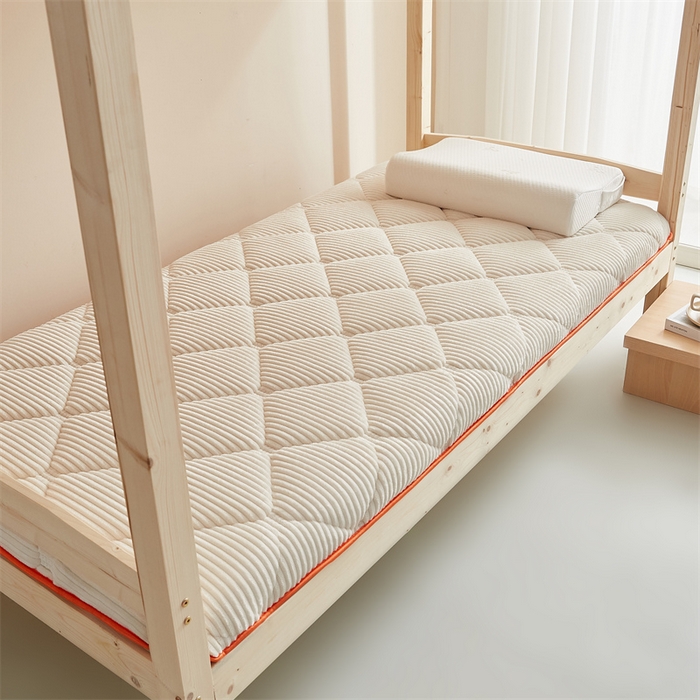 91家纺网 家纺一手货源 找家纺 2025新款柔软舒适魔法绒棉花床垫系列-学生款 奶昔白