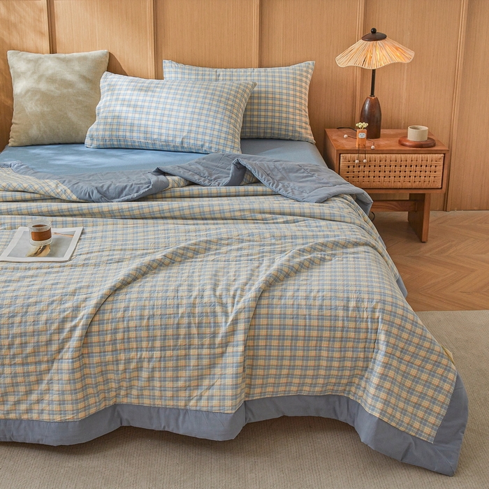 91家纺网 家纺一手货源 找家纺 猎鹿人家纺2025新款A类无印风水洗棉新疆棉花夏被 卡洛特蓝