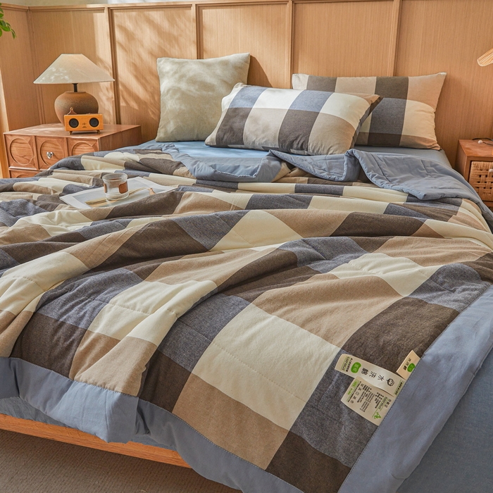 91家纺网 家纺一手货源 找家纺 猎鹿人家纺2025新款A类无印风水洗棉新疆棉花夏被 蓝灰大格