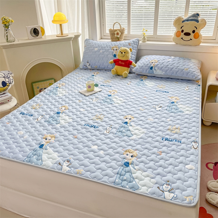 91家纺网 家纺一手货源 找家纺 迪梦思家纺 2025新款A类正版授权卡通印花水洗棉夹棉学生床护垫 冰雪艾莎