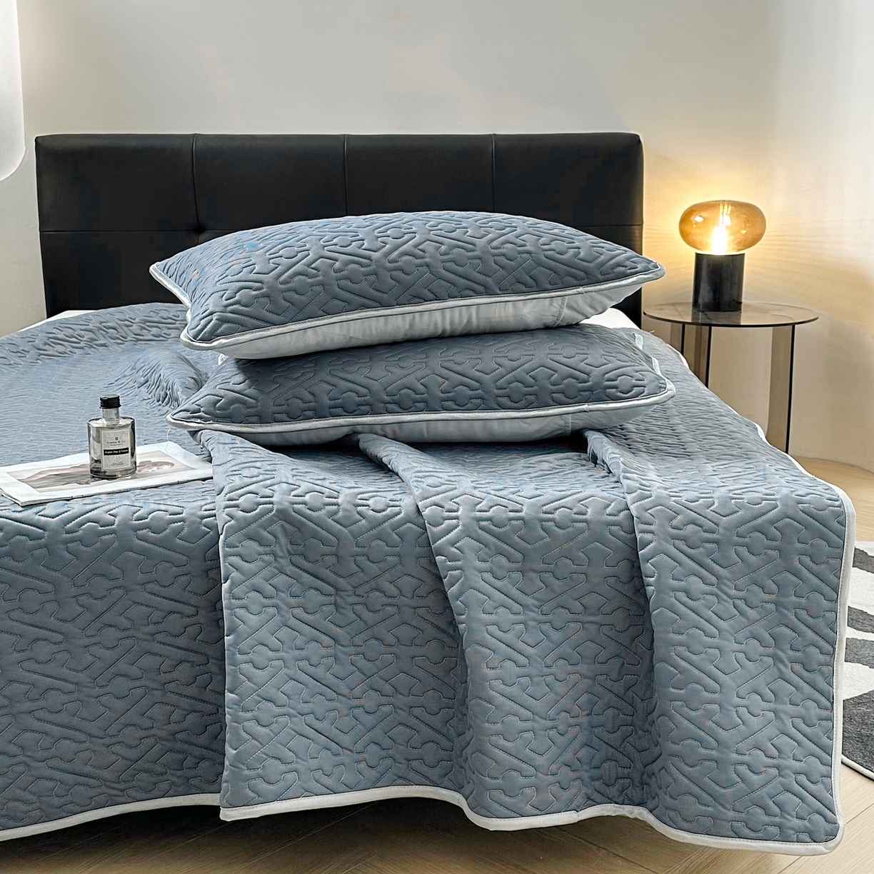 91家纺网 家纺一手货源 找家纺 席佬大  2025新款A类简约凉感丝乳胶席子凉席 宾利蓝(床席款）