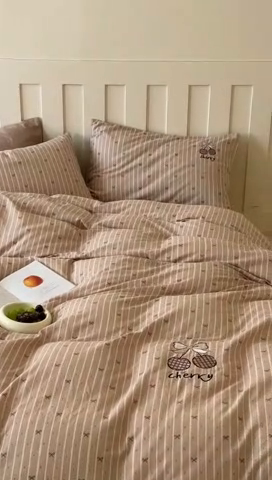 91家纺网 家纺一手货源 找家纺 圆岛家纺 2025新款全棉双层纱贴布绣四件套 樱桃慕斯