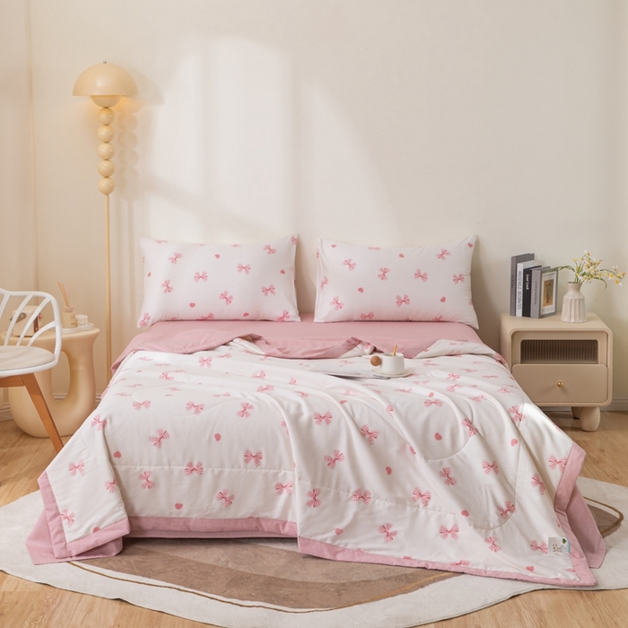 91家纺网 家纺一手货源 找家纺 鑫棉坊 【又降价啦】2025新款全棉A类印花纯棉花夏被可机洗空调被 流光浅梦-米