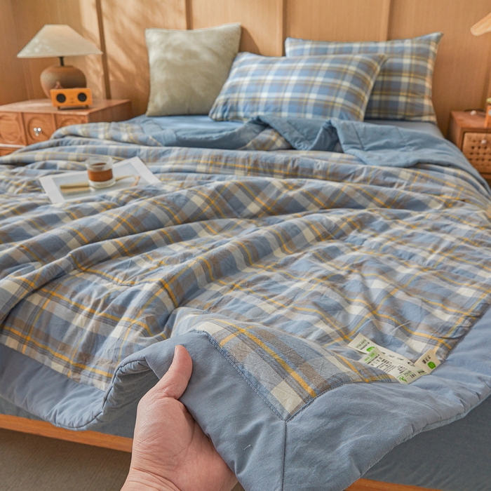 91家纺网 家纺一手货源 找家纺 猎鹿人家纺2025新款A类无印风水洗棉新疆棉花夏被 简兮-蓝 