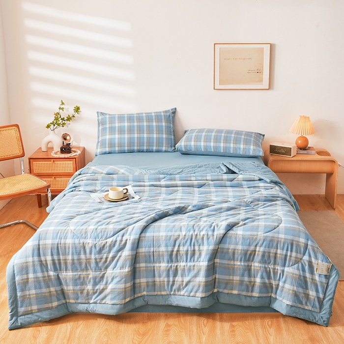 91家纺网 家纺一手货源 找家纺 熙宴 2025新款无印风新疆棉花夏被四件套 简兮蓝