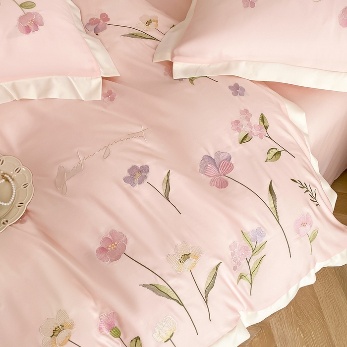 91家纺网 家纺一手货源 找家纺 狂想家 2025亲肤棉重工刺绣系列四件套-花海 花海浅杏粉