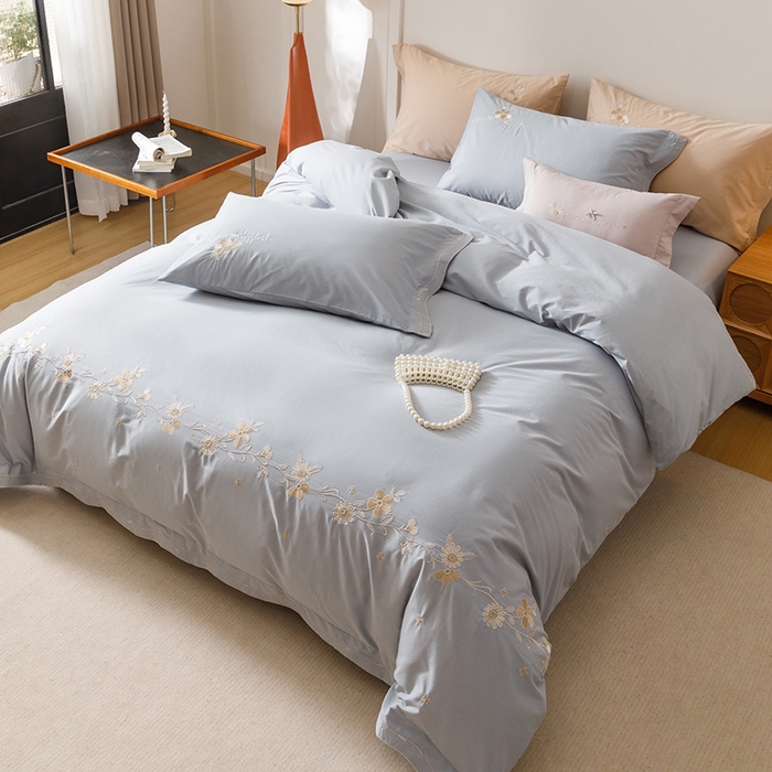 91家纺网 家纺一手货源 找家纺 艾莱家纺 2025新款A类水洗棉加厚绣花四件套-栀夏 栀夏-银蓝