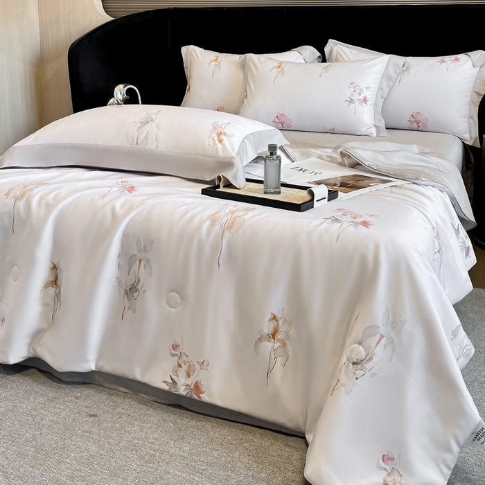 91家纺网 家纺一手货源 找家纺 2025春夏新款简奢款嵌绳莱赛尔数码印花夏被四件套单夏被床笠床单款 遥花