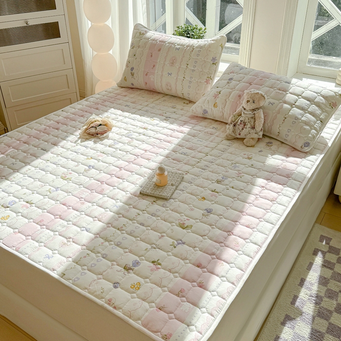 91家纺网 家纺一手货源 找家纺 鸣升家纺 2025新款全棉印花床垫 花朵兔兔